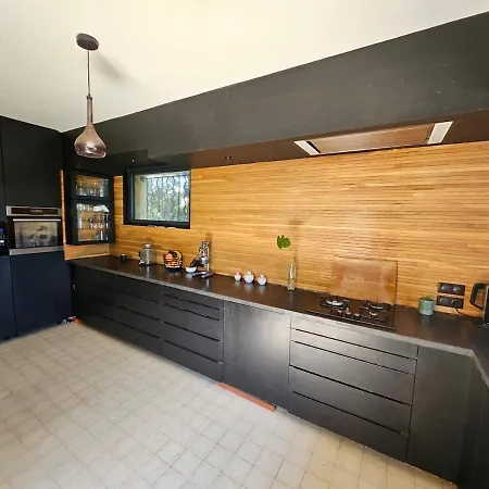Grande Maison Avec Piscine A Villa